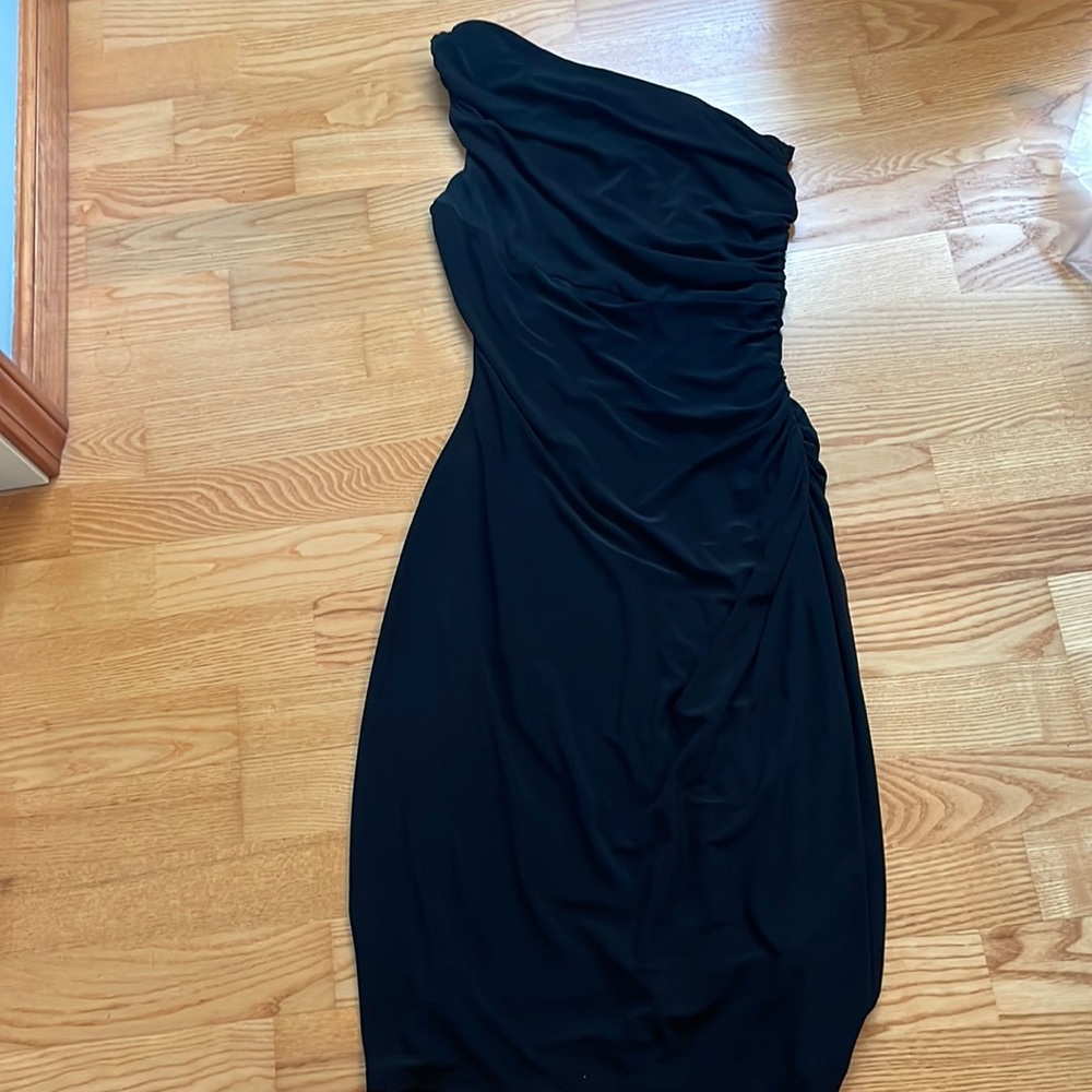 Lauren one shoulder dress. Tight fitting and stretchy.